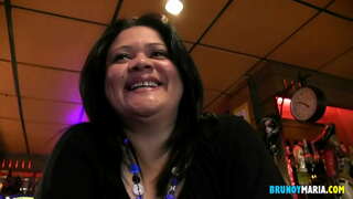 Haere ki te mahi i te whakamātautau bachelorette, kua oti te tahu ki te hoa o te wahine marena hou,, me te maha polvazo