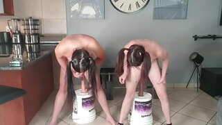 2 naked beag titted pigtailed sluts an dà chuid a &#039;dèanamh an dildo squat murt dùbhlan ri chèile | a&#039; dildo