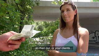 ���ीओवी पार्क के साथ सुंदर यूरोपीय शौकिया