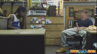 ���ट्टर प्रेमिका गड़बड़ हो रही है!