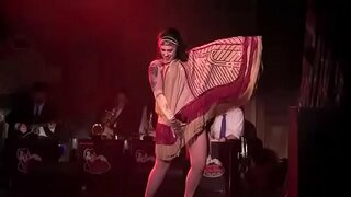 Dannie Diesel aka Danielle Ambatondrazaka manao amin&#039;ny Bustout Burlesque New Orleans