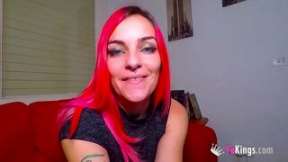 Ich bin Sarita, und ich werde tun, mein BF EINE HAND/FOOTJOB ER NICHT VERGESSEN...