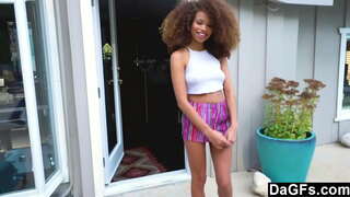 ���िशोर - युवा आबनूस बेब उसे बकवास करने का मौका बेतहाशा