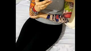 ���्रिसमस सेलिब्रेशन। बहन कट्टर उसे करने के लिए सबसे अच्छा दे